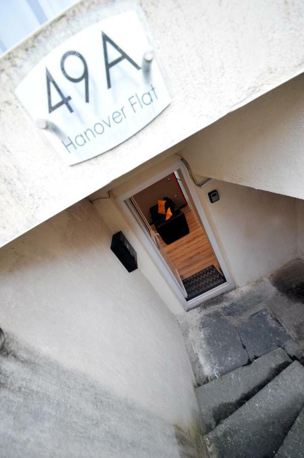 Stone'S Throw City Centre - Tv In Every Bedroom! Swansea Bagian luar foto