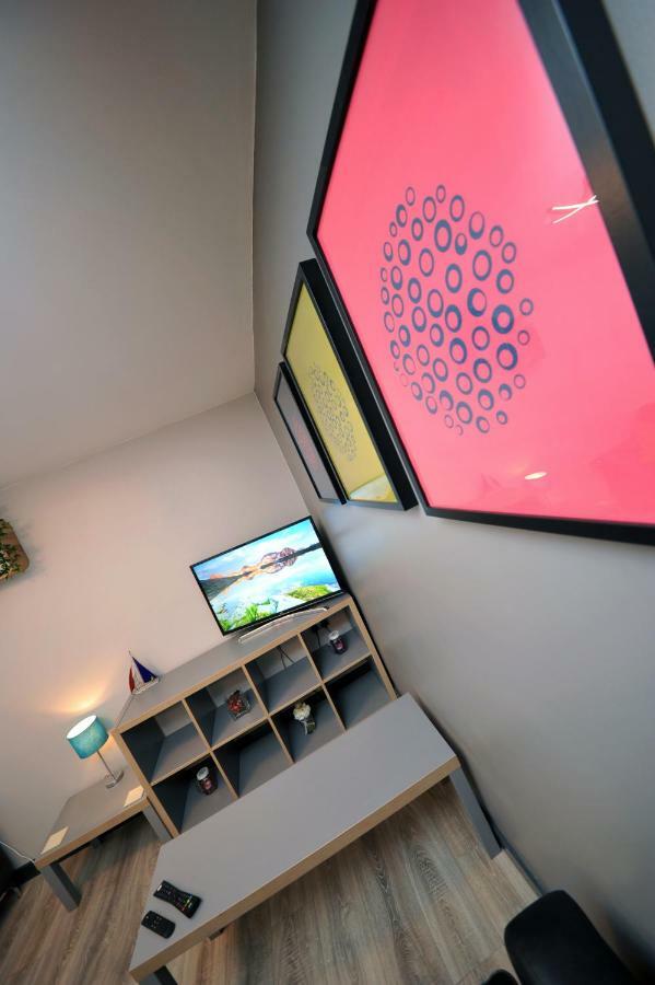 Stone'S Throw City Centre - Tv In Every Bedroom! Swansea Bagian luar foto