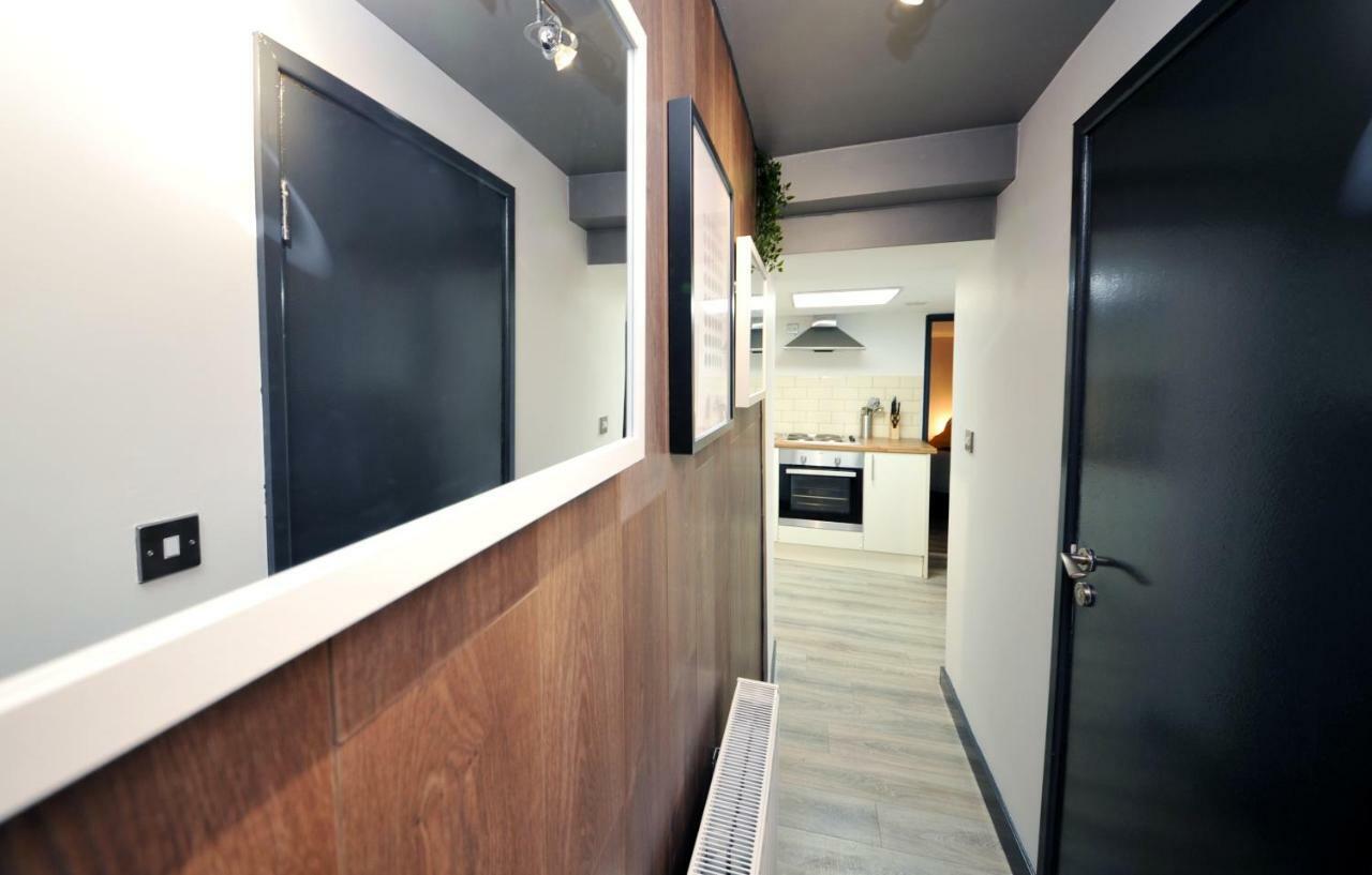 Stone'S Throw City Centre - Tv In Every Bedroom! Swansea Bagian luar foto