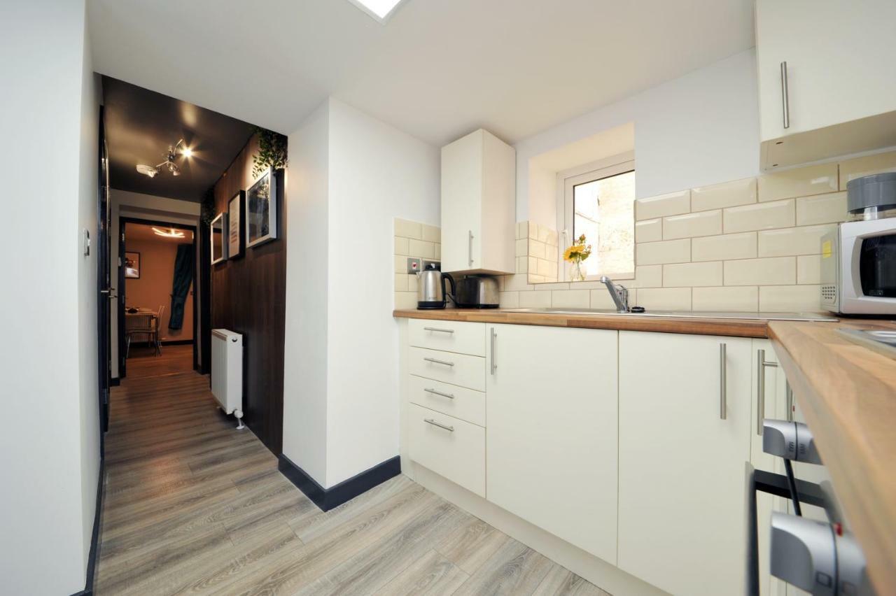 Stone'S Throw City Centre - Tv In Every Bedroom! Swansea Bagian luar foto