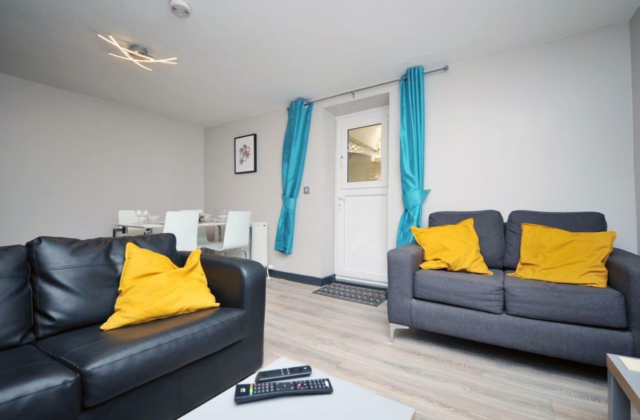Stone'S Throw City Centre - Tv In Every Bedroom! Swansea Bagian luar foto